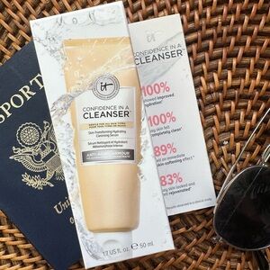 IT Cosmetics Confidence in a Cleanser Hydrating Cleaning Serum 1.7 oz New in Box